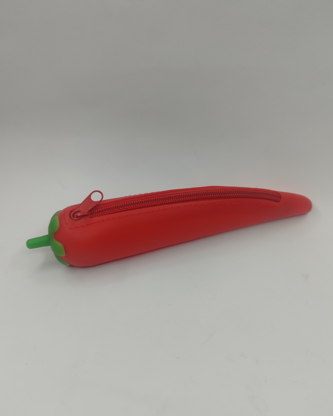 🍌🌽 ¡Tu estilo fresco y divertido empieza aquí! Cartucheras en forma de frutas y verduras