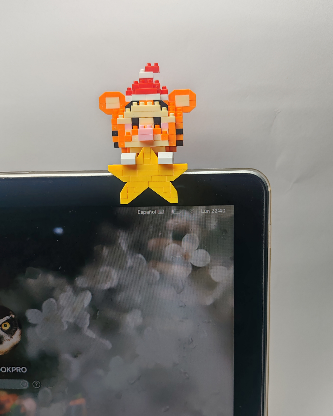 ¡Pequeños bloques, grandes emociones! Mini figuras pixeladas para decorar 📱💻